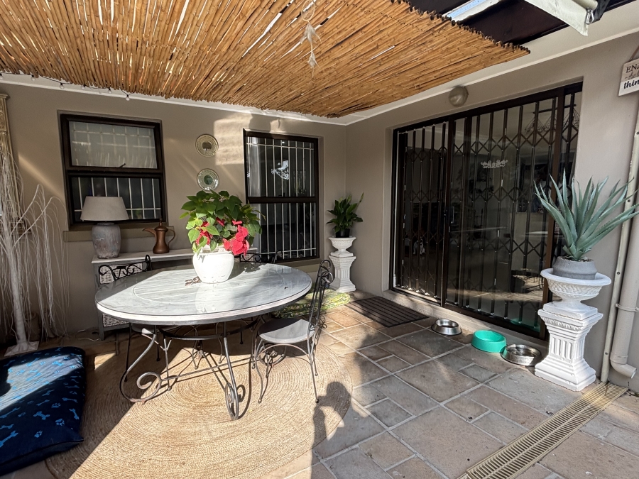 4 Bedroom Property for Sale in West Beach Western Cape
